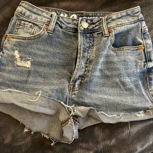 S.O.N.G classic mom, Jean shorts size 25